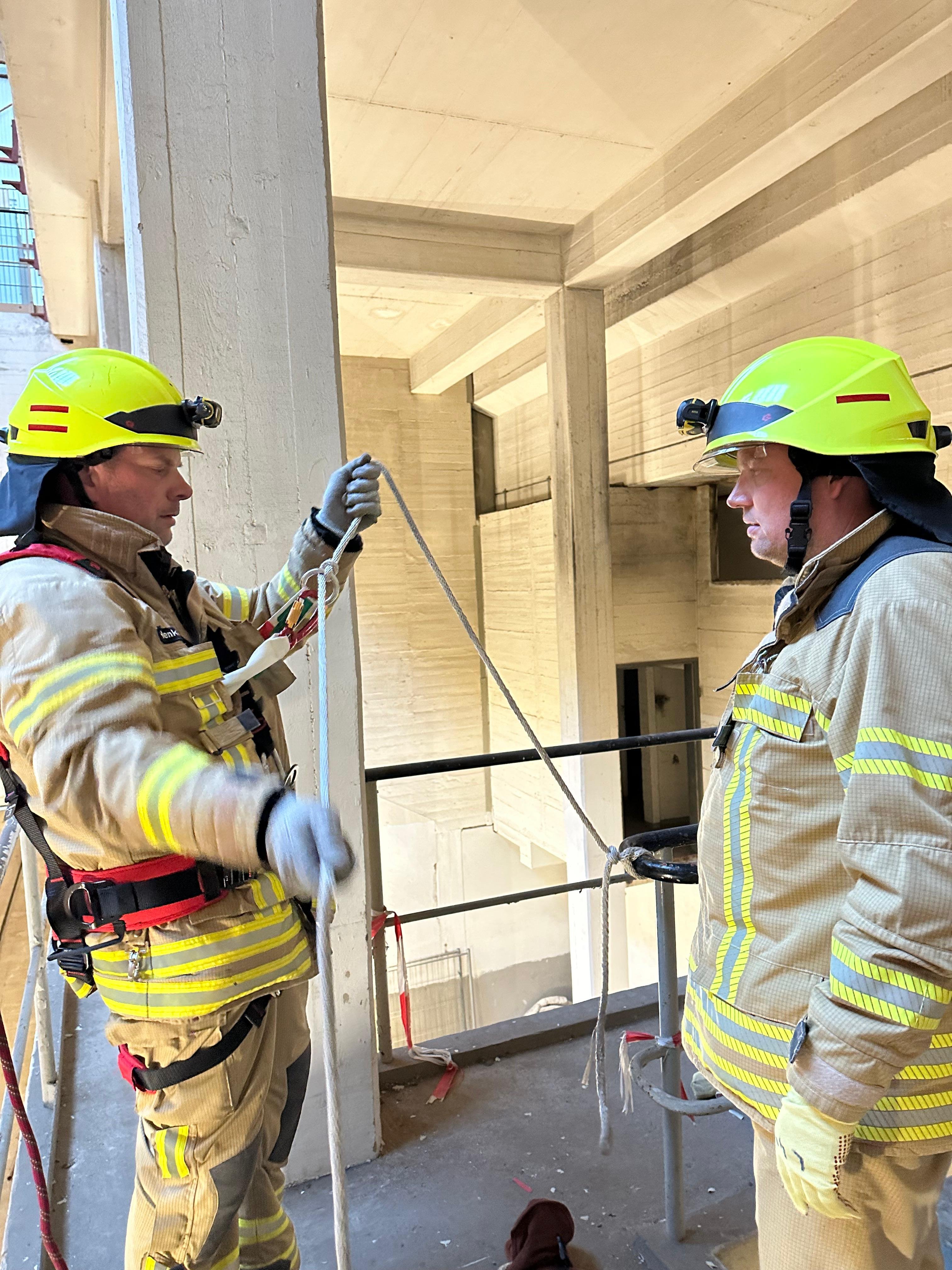 Dienst%202026-04-24%20Abseilen%20Gruppe%202%20%284%29